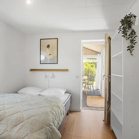 2 Bedroom Lovely In 펜션